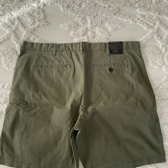 Banana Republic Lived-In Chino Short - Picture 5 of 10